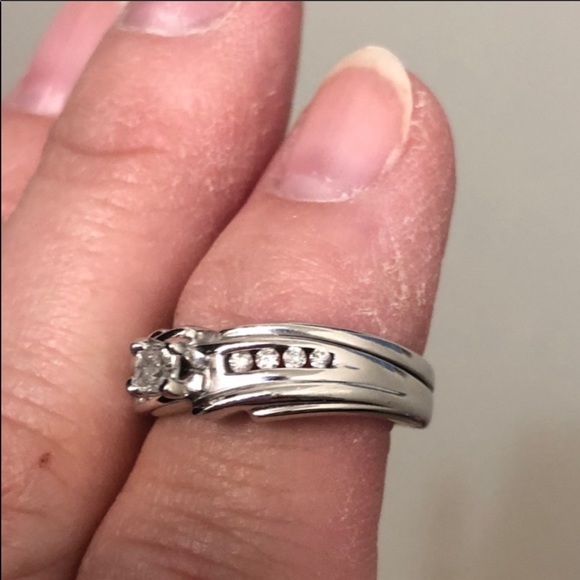 Diamond Ring - Picture 4 of 4